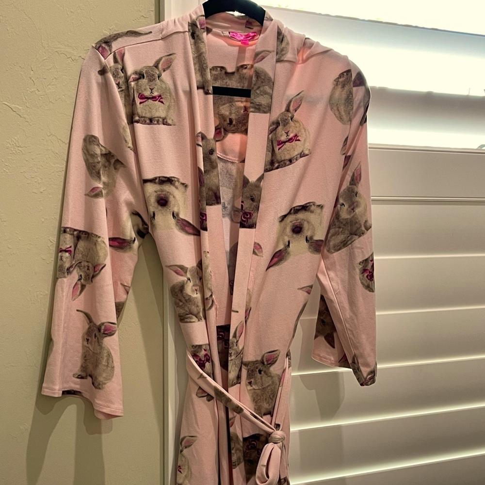 Betsy Johnson Robe